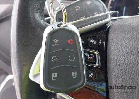 2018 Cadillac Escalade Premium Luxury z USA, uszkodzony, nr VIN 1GYS3CKJ5JR394531